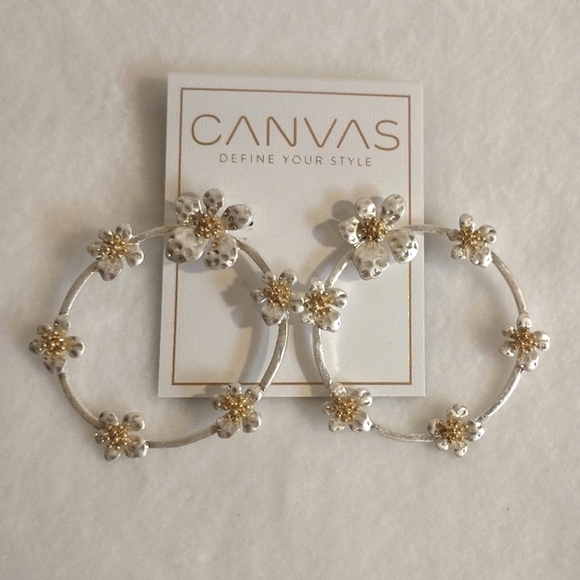 NWT Canvas Garden Floral Hoop Statement Earrings - Picture 1 of 5